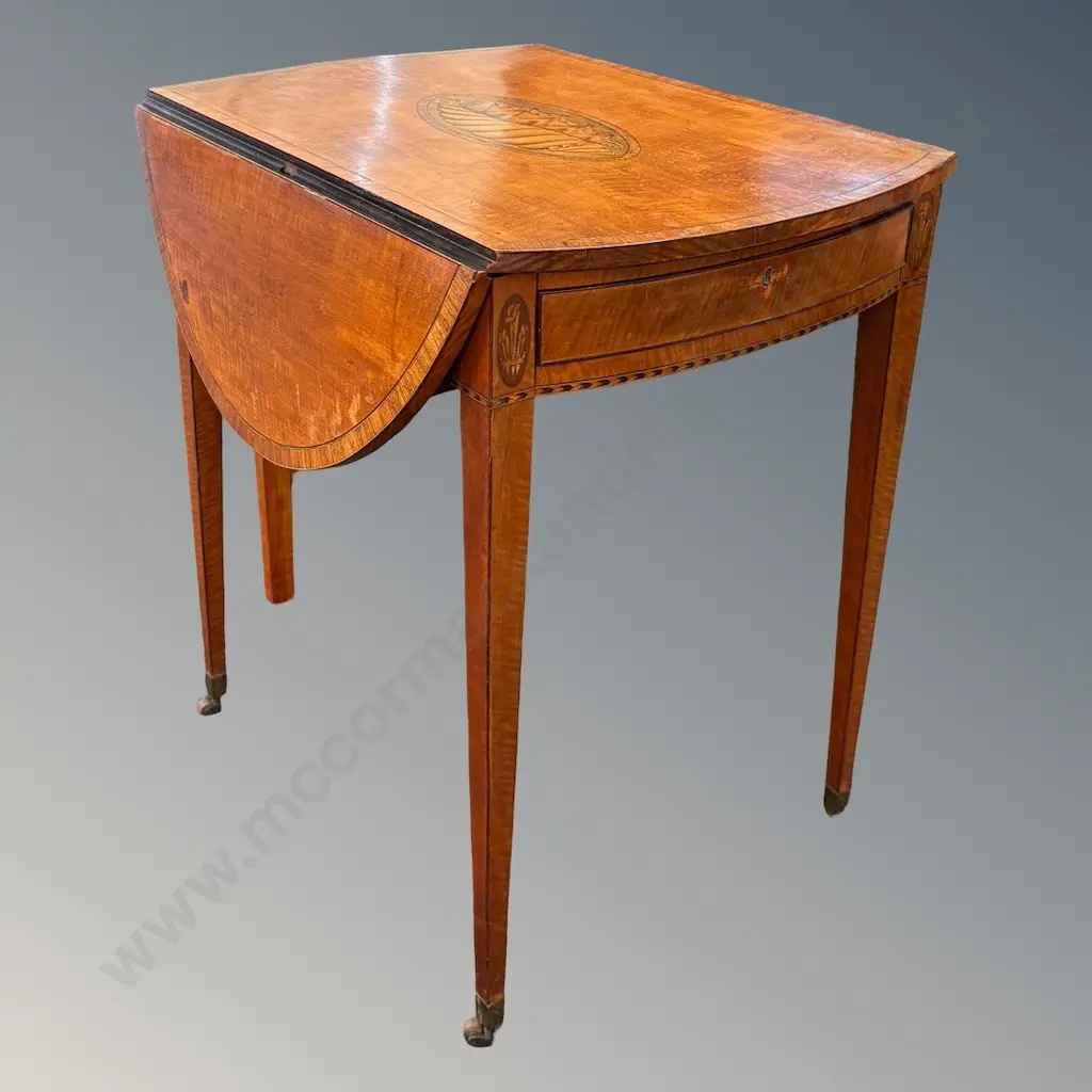 Satinwood with Crossbanding Oval Dropside Table with a Central Conch Shell Motif on Tapered Legs, L119xH73xD69cm Image 1++