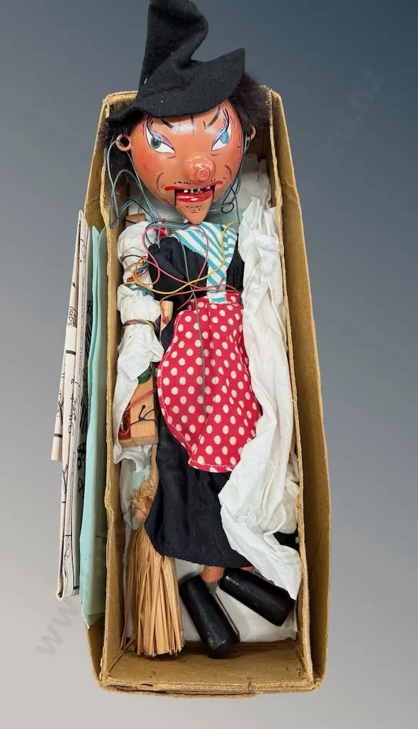 Boxed Pelham String Puppet - Witch Image 1++