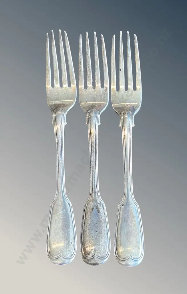 Three Sterling Silver Fiddleback Pattern Forks, TW259gms Image 1++