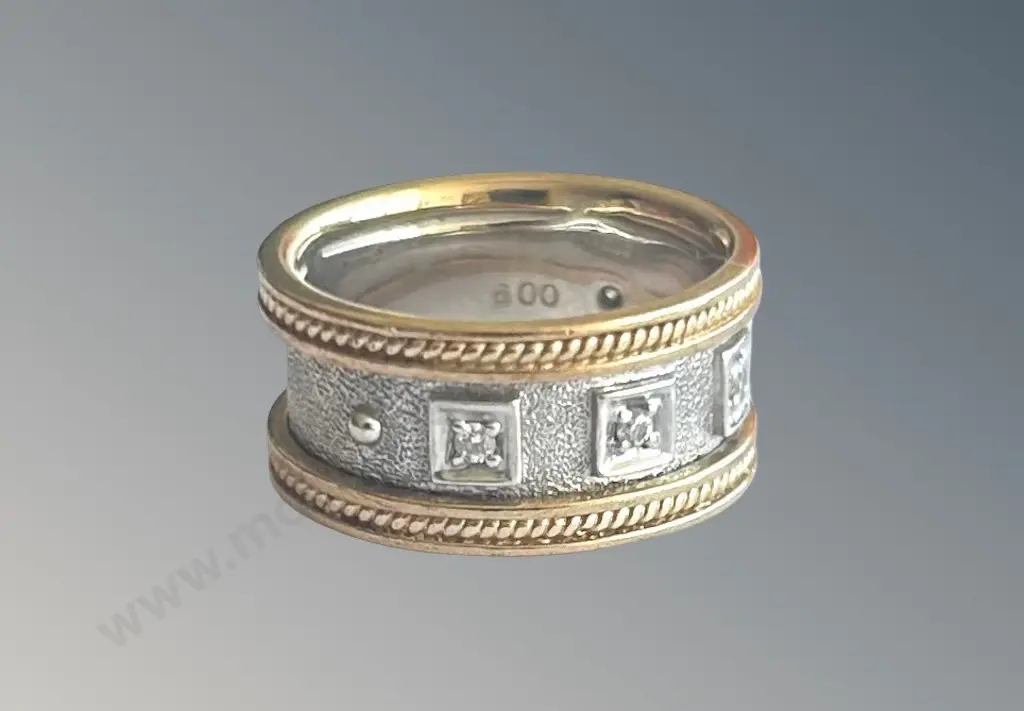 9ct Gold Band with Diamonds, Size K, TW6.1gms Image 1++