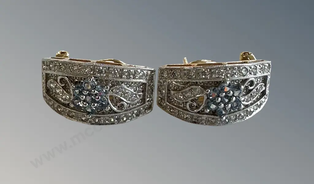 Pair of 9ct Gold Fancy Earrings, TW7.5gms Image 1++