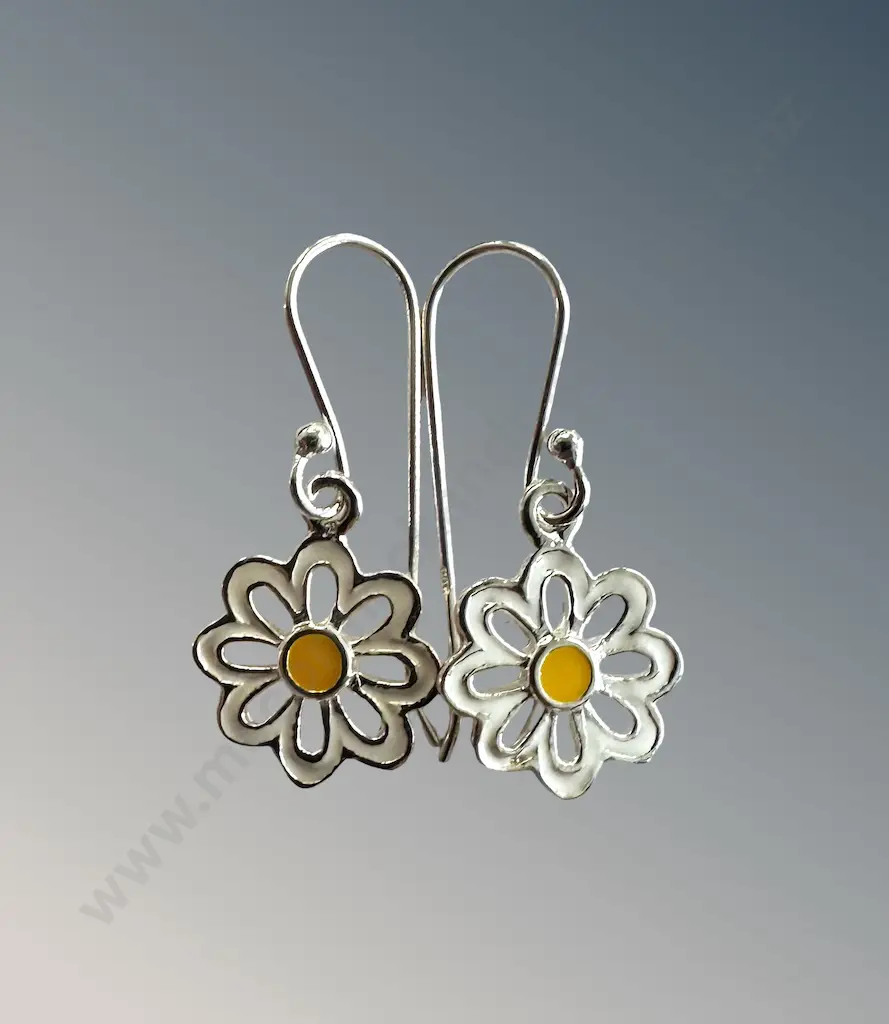 Pair of Sterling Silver Daisy Earrings Image 1++