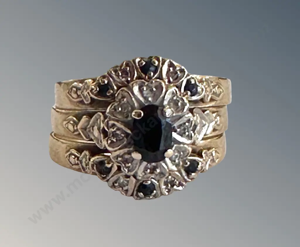 9ct Sapphire Cluster Ring with Jackets, Size R, TW6.5gms Image 1++