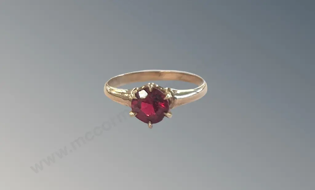 9ct Gold Garnet Ring, Size K, TW1.6gms Image 1++