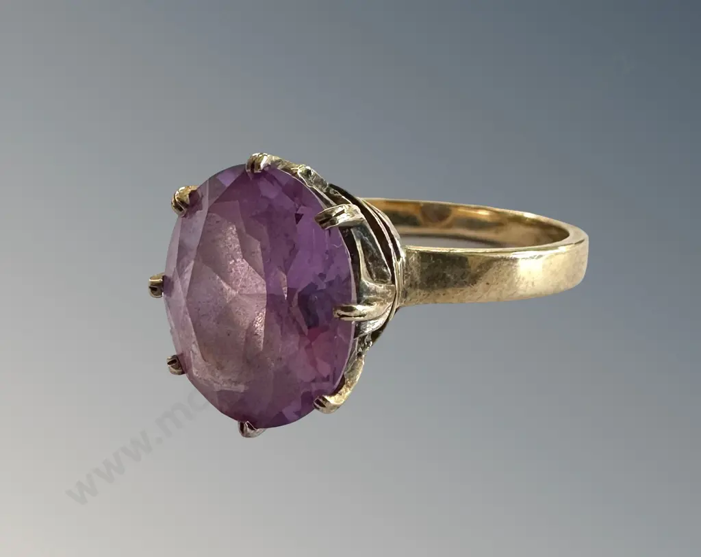 9ct Gold and Amethyst Ring, Size N, TW3.9gms Image 1++