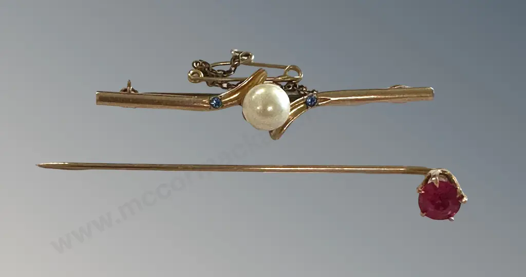 9ct Gold Pearl and Sapphire Bar Brooch and 9ct Gold Pin, TW4.3gms Image 1++