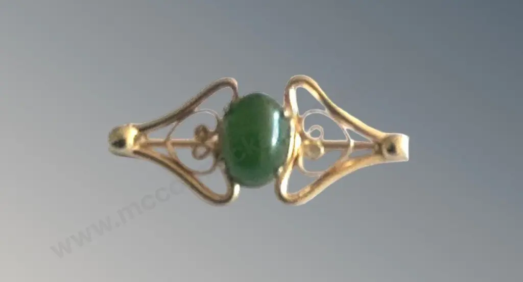 9ct Gold and Jade Brooch, TW1.9gms Image 1++