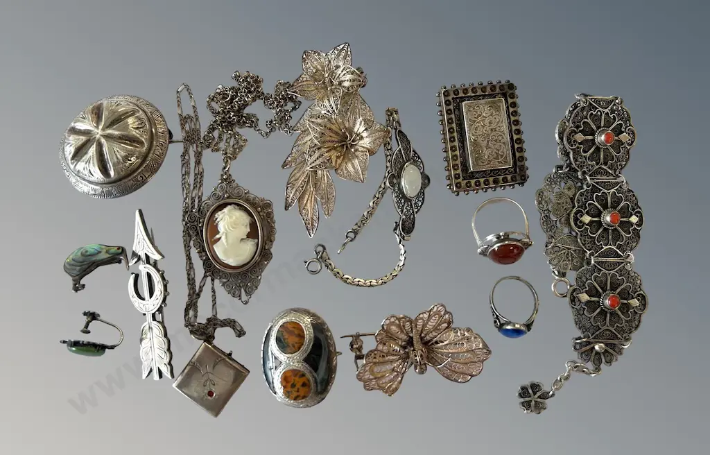 Assorted Silver & Filigree Brooches, Bracelet, Rings, etc, TW112gms Image 1++