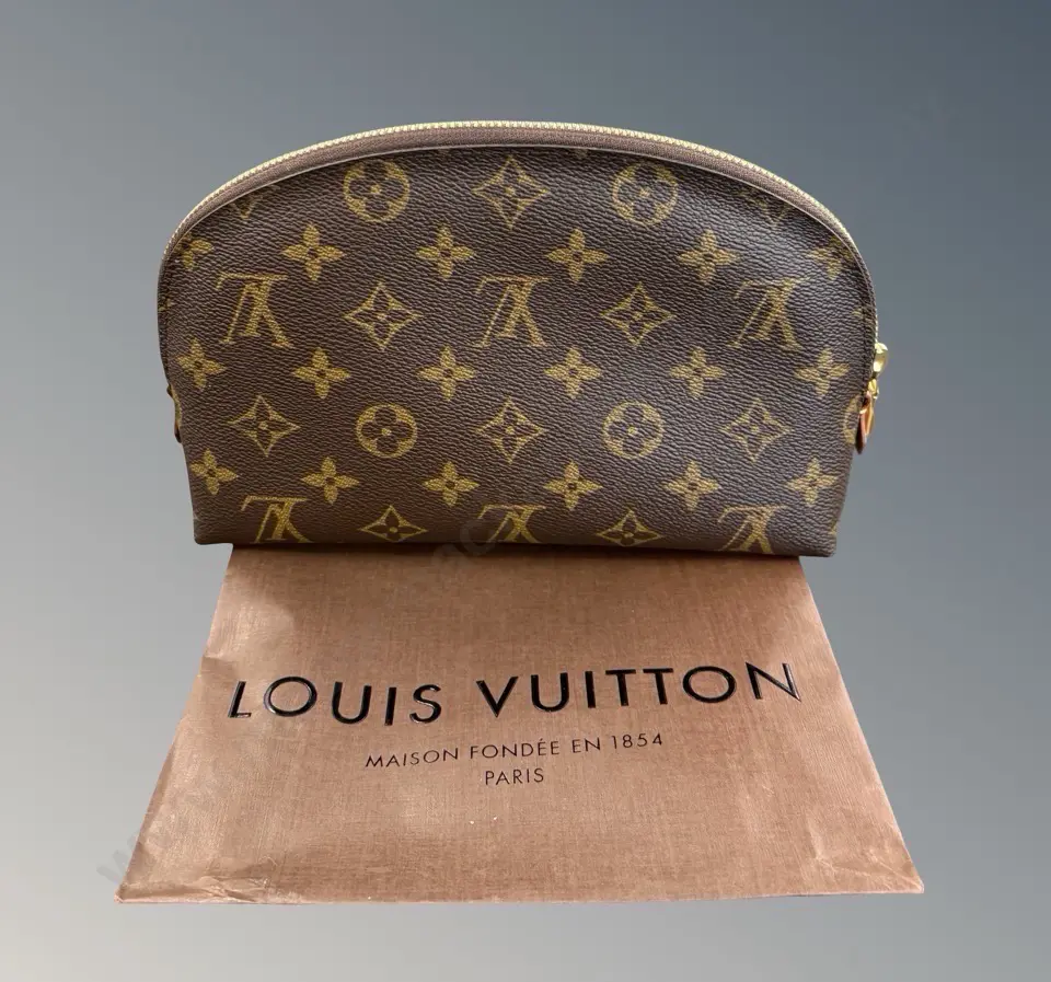 Louis Vuitton Cosmetic Pouch GM, as new condition with copy of receipt, serial number TA2113 Image 1++