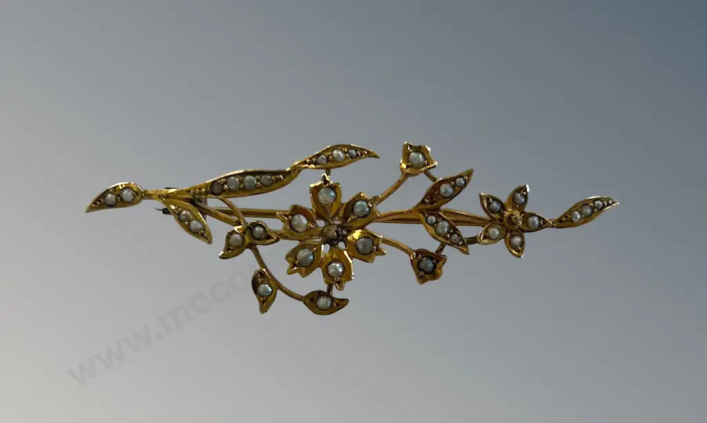 9ct Gold Seed Pearl and Floral Bar Brooch, TW3.7gms Image 1++