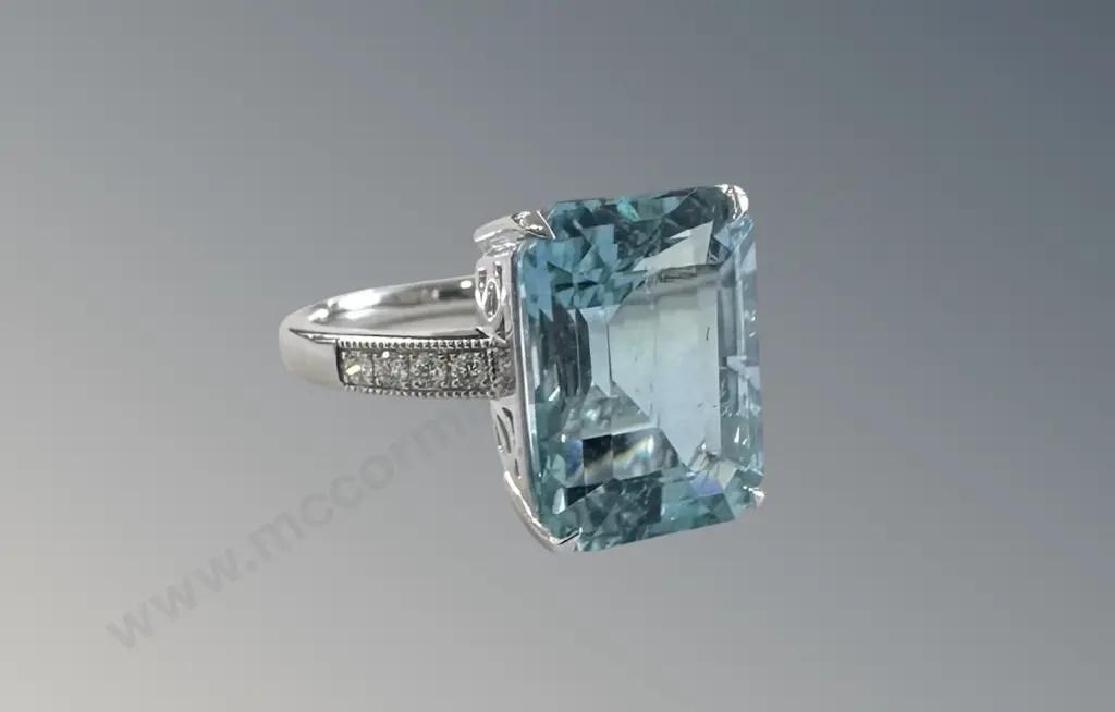 18ct White Gold Aquamarine Ring, 9.15ct, Size P, TW6.22gms, Valuation $14100 Image 1++