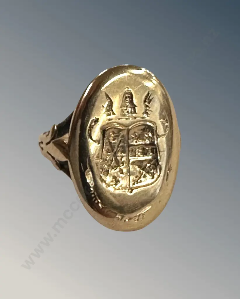 15ct Gold Ring with Family Crest, Size F/G, TW6.7gms Image 1++
