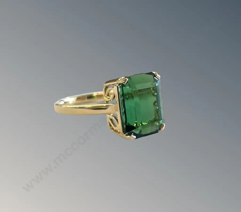 18ct Gold Green Tourmaline Ring, Tourmaline 10.87ct, Size O1/2, TW6.28gms, Valuation $15400 Image 1++