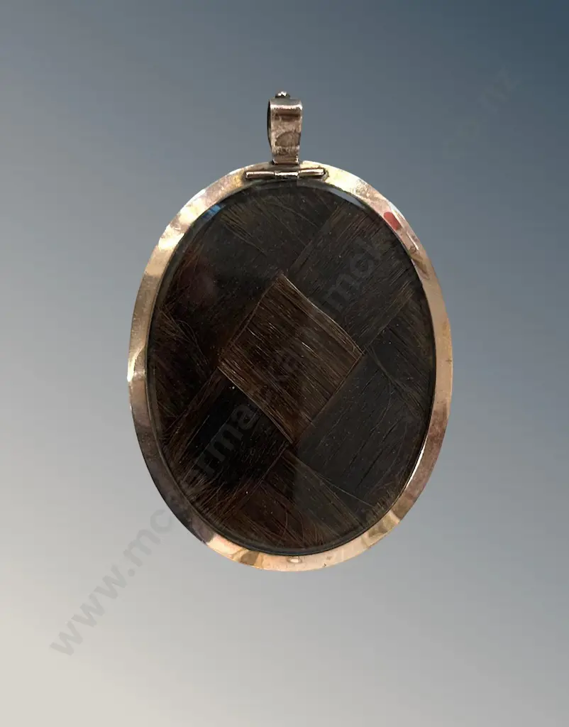 9ct Gold Oval Double Sided Mourning Pendant with Portrait, L5.5cm, TW21gms Image 1++