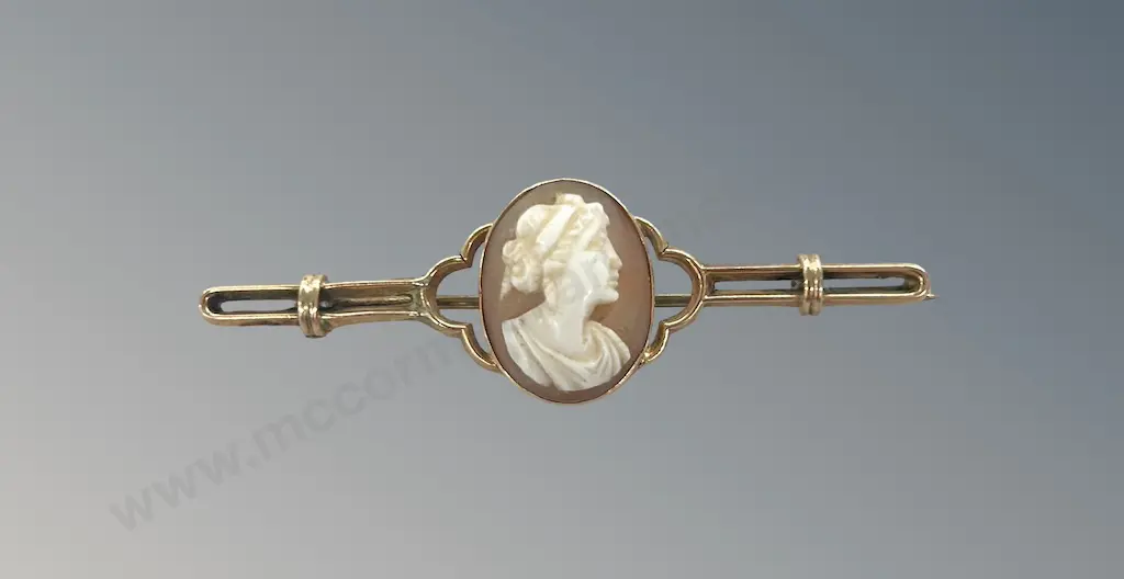 9ct Gold Cameo Bar Brooch, TW3.9gms Image 1++
