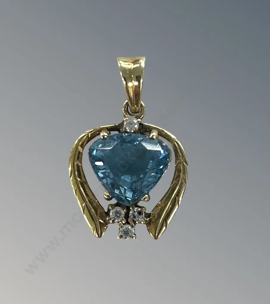 9ct Gold Blue Topaz Heart Pendant, TW3.9gms Image 1++