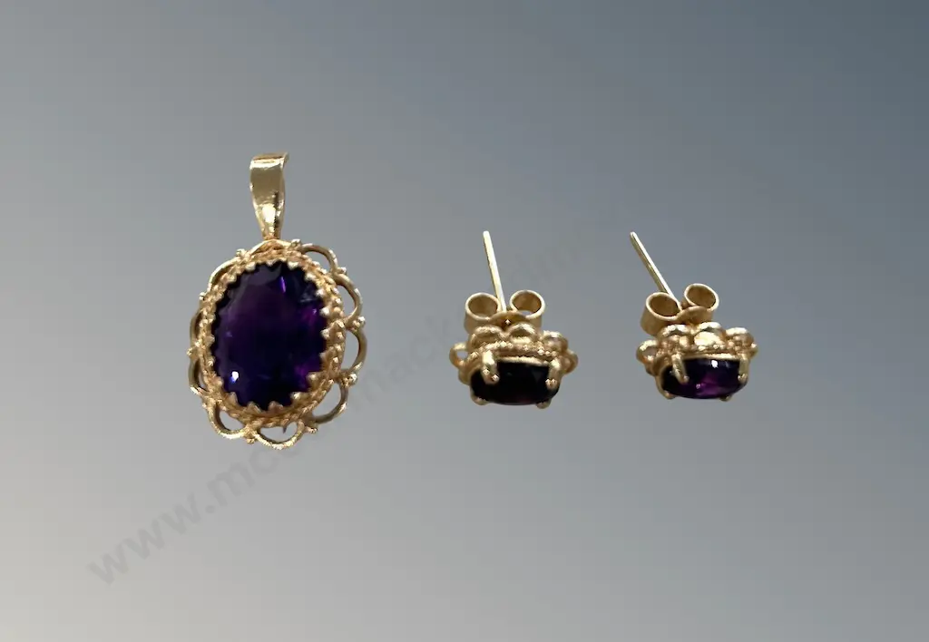 9ct Gold Sapphire Pendant and Matching Stud Earrings, TW2.8gms Image 1++