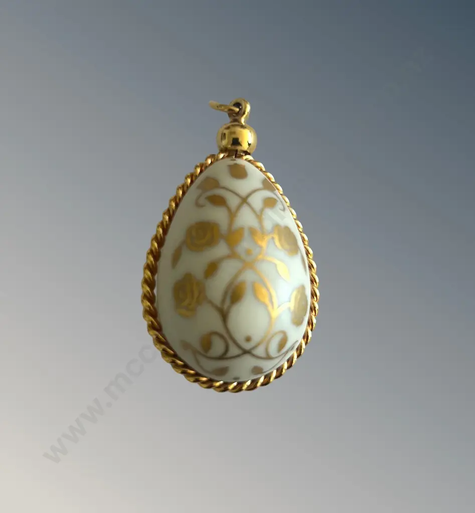 Porcelain and Gold Bezel rimmed Egg Pendant, L4cm Image 1++