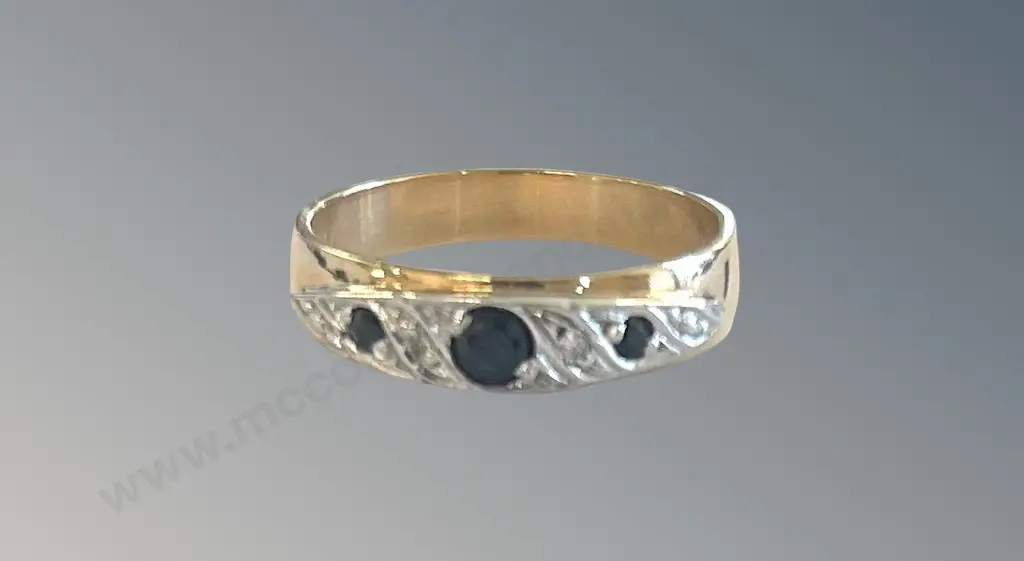 9ct Gold 3 Stone Sapphire Ring, Size L, TW2.6gms Image 1++
