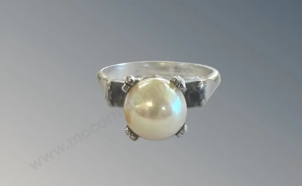 Sterling Silver and Pearl Ring, size I/J, TW2.8gms Image 1++
