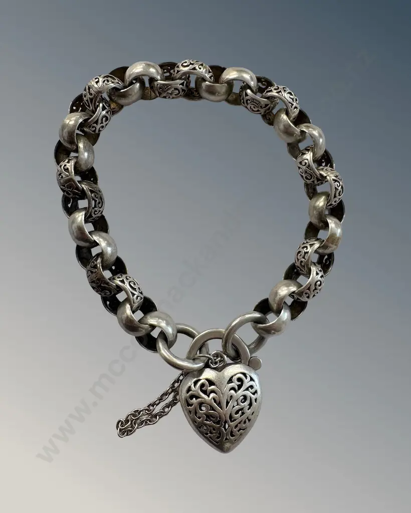 Sterling Silver Bracelet with Filigree Heart Lock Clasp, L19cm, TW35.8gms Image 1++