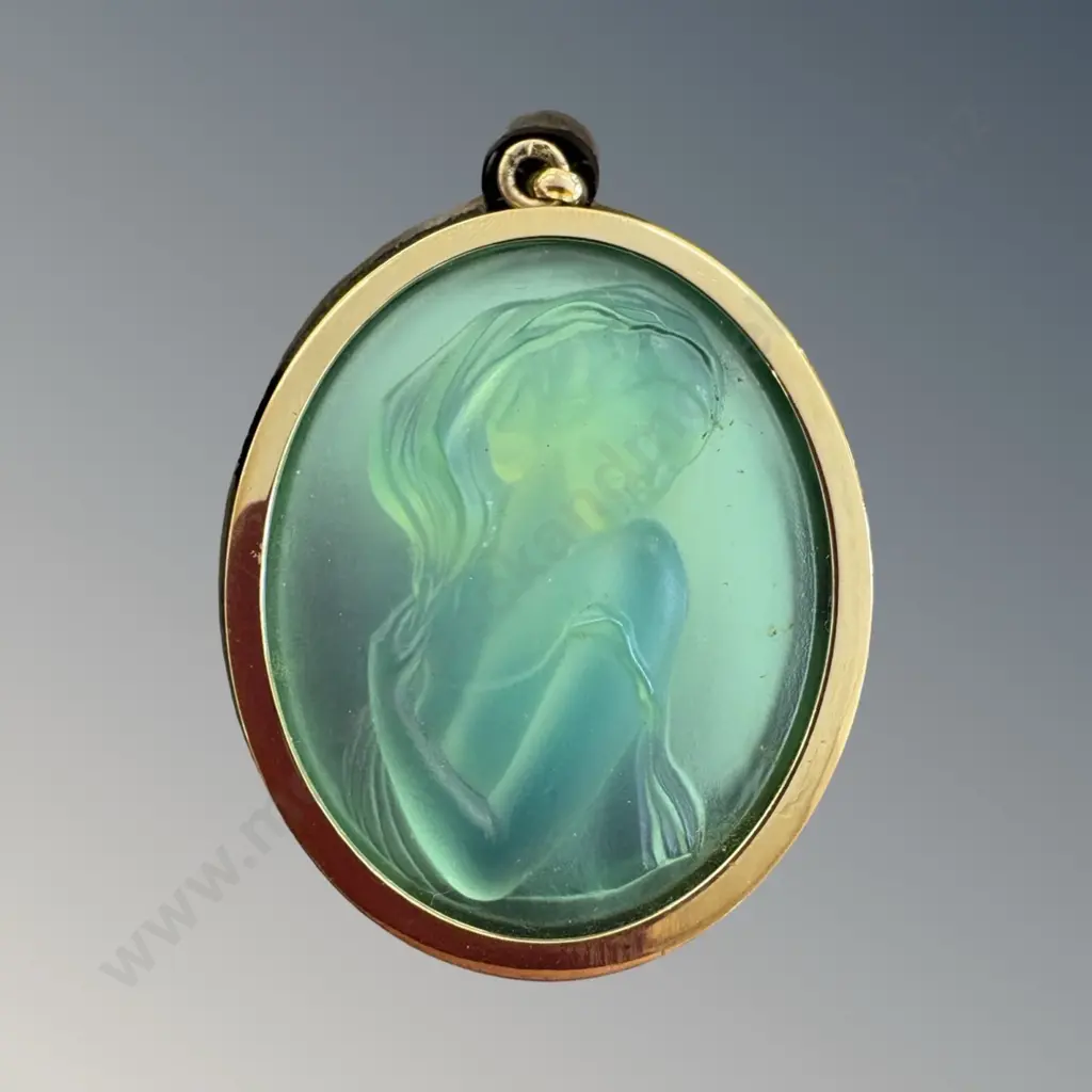 Boxed Lalique Clemence (Cameo Lady) Pendant with Chain Image 1++