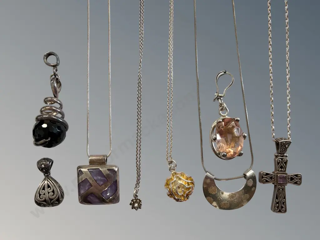 Collection of Sterling Silver Chains and Pendants, TW106.5gms Image 1++