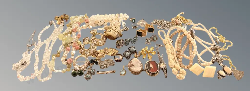 Quantity of Costume Jewellery - Necklaces, Earrings, Rings, Brooches, Cufflinks, Watch etc Image 1++
