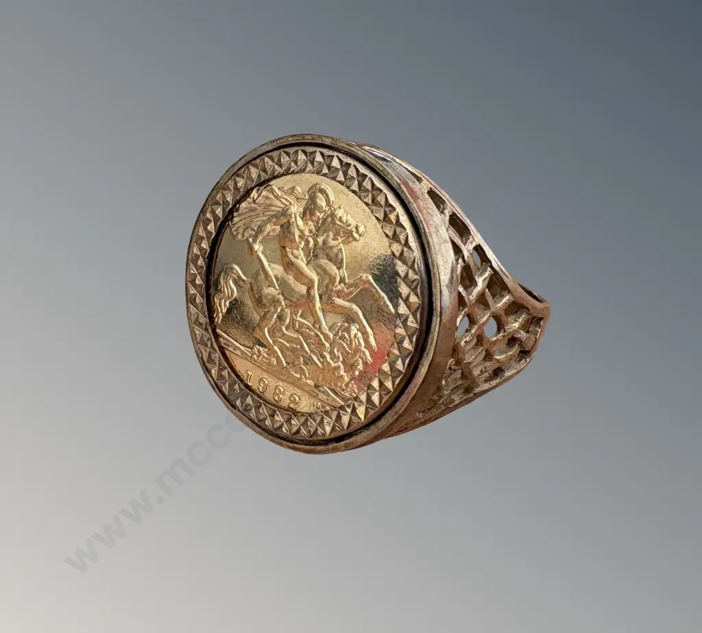 9ct Gold Ring with 22ct Half Sovereign 1982, Size U, Sovereign 3.99gms, Ring 5.71gms, TW9.7gms Image 1++