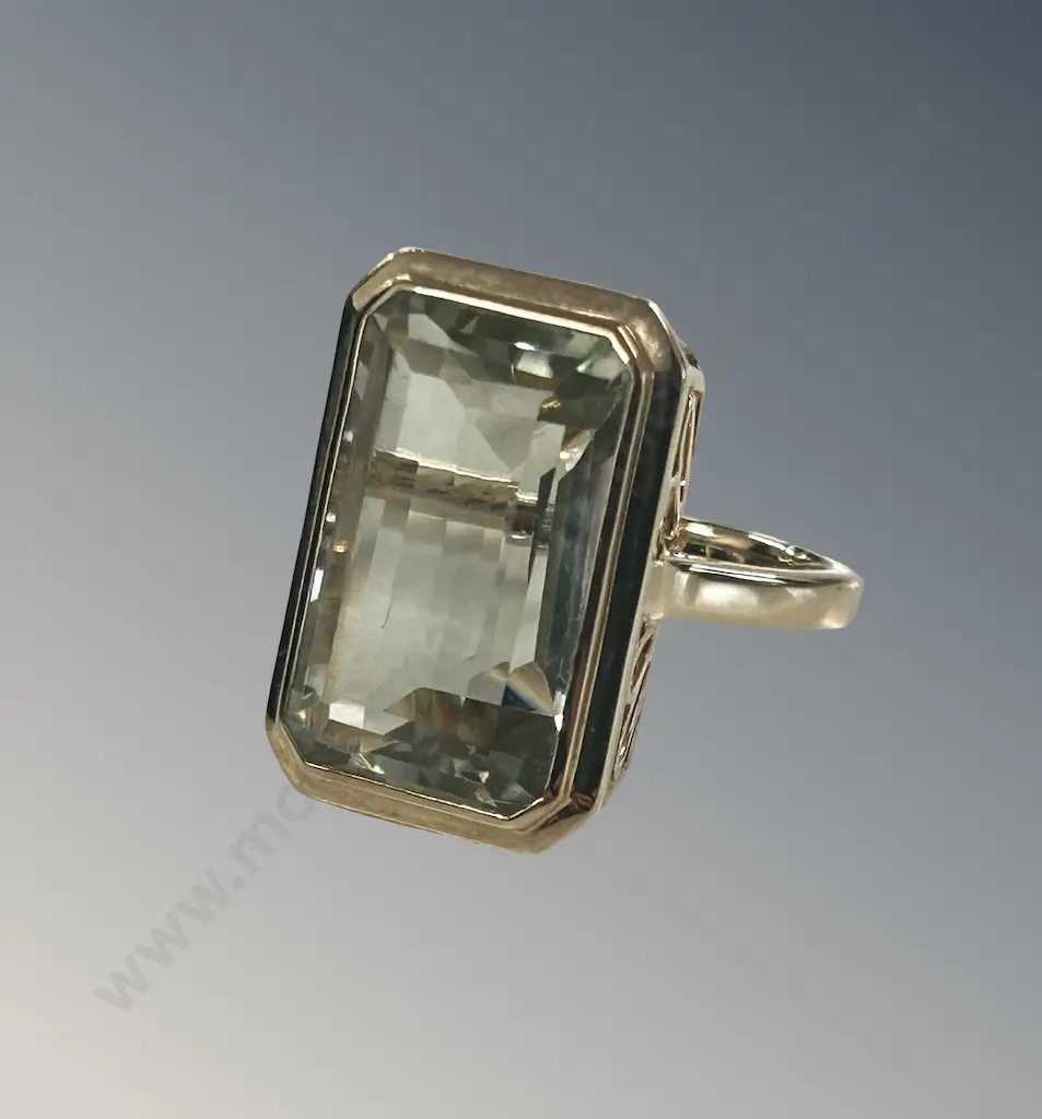 9ct Gold Green Amethyst Quartz Dress Ring, Size P, Amethyst Quartz 14.55ct, TW7.10gms, Valuation $2100 Image 1++
