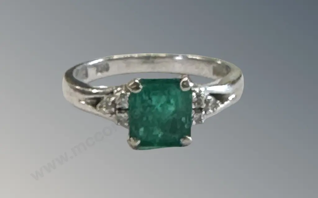 18ct White Gold Emerald and Diamond Ring, Size L, TW4.7gms Image 1++