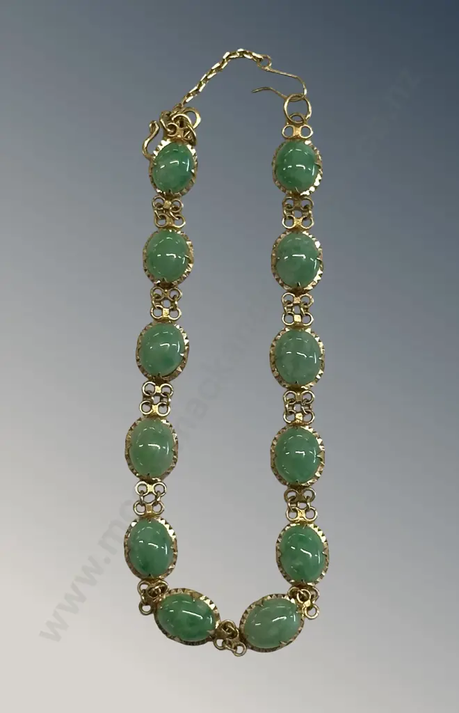 18ct Gold Jade Bracelet, L19.5cm, TW7.5gms Image 1++