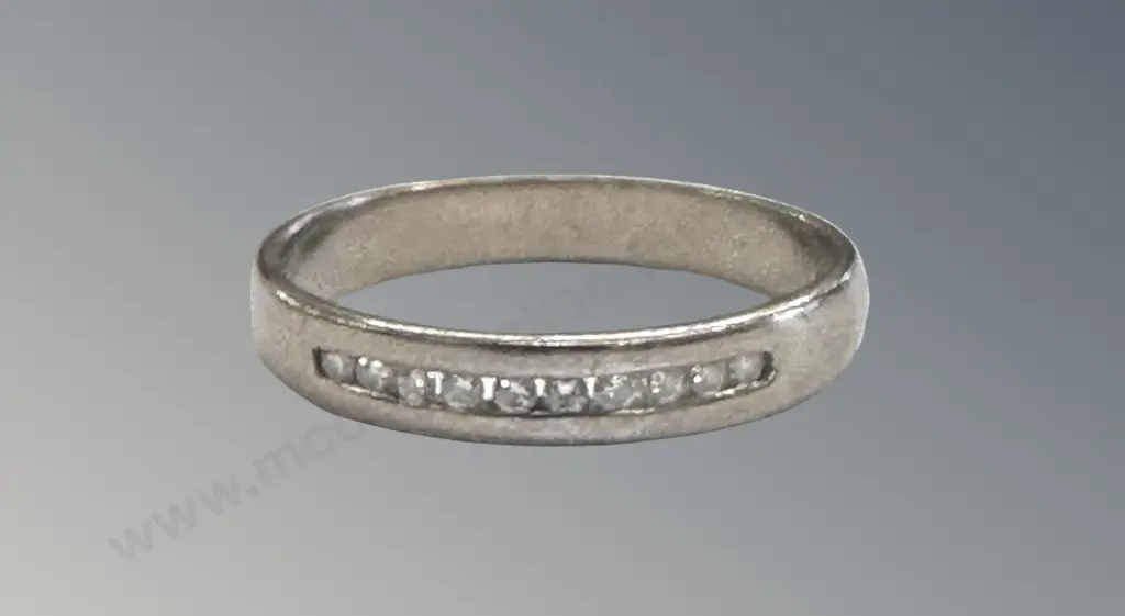 18ct White Gold and Diamond Channel Set ring, Size N, TW2.8gms Image 1++