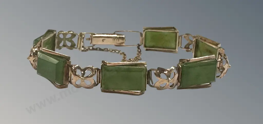 14ct Yellow Gold and Jade Bracelet, L16.5cm, TW11.1gms Image 1++