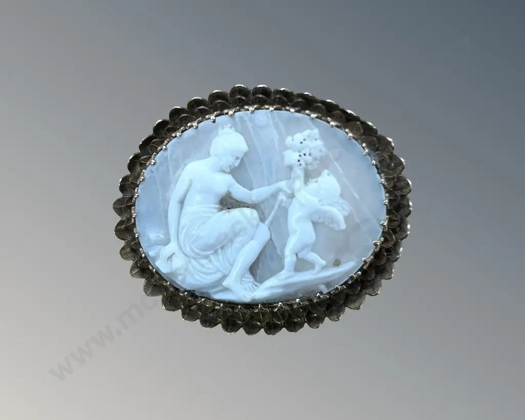 18ct Gold Georgian French Cameo Brooch, L3.5xH2.5cm Image 1++
