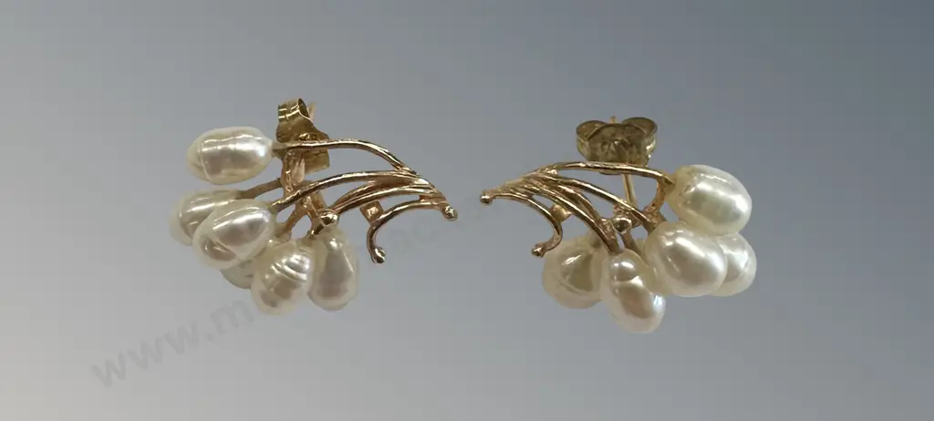 14ct Gold and Pearl Earrings, TW3.2gms Image 1++