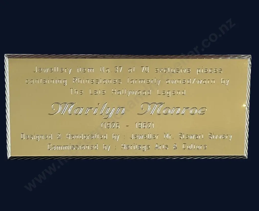 Marilyn Monroe formerly owned round Rhinestone Pendant, set in 18ct white Gold with 9ct White gold Chain, Image 1++
