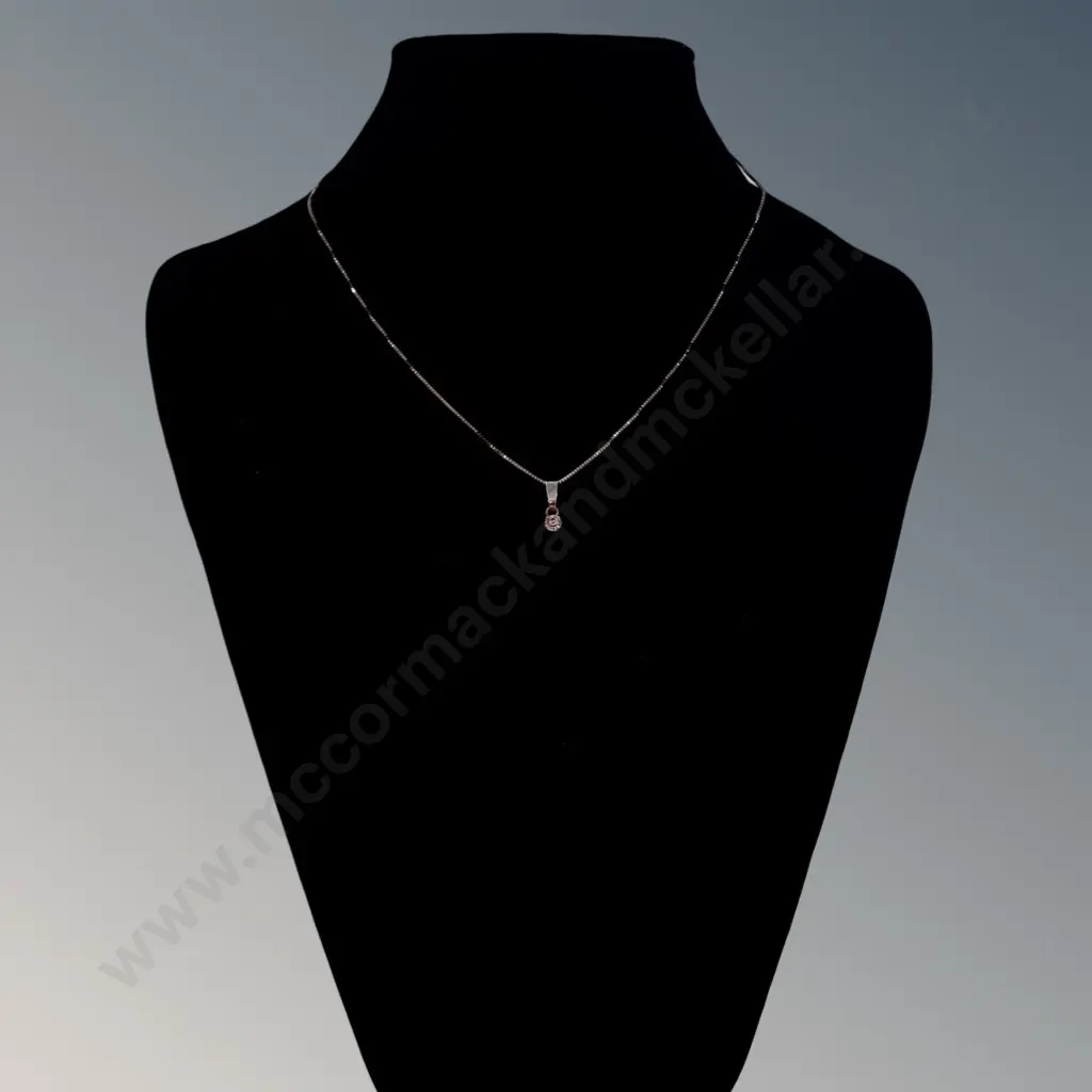 Marilyn Monroe formerly owned round Rhinestone Pendant, set in 18ct white Gold with 9ct White gold Chain, Image 1++