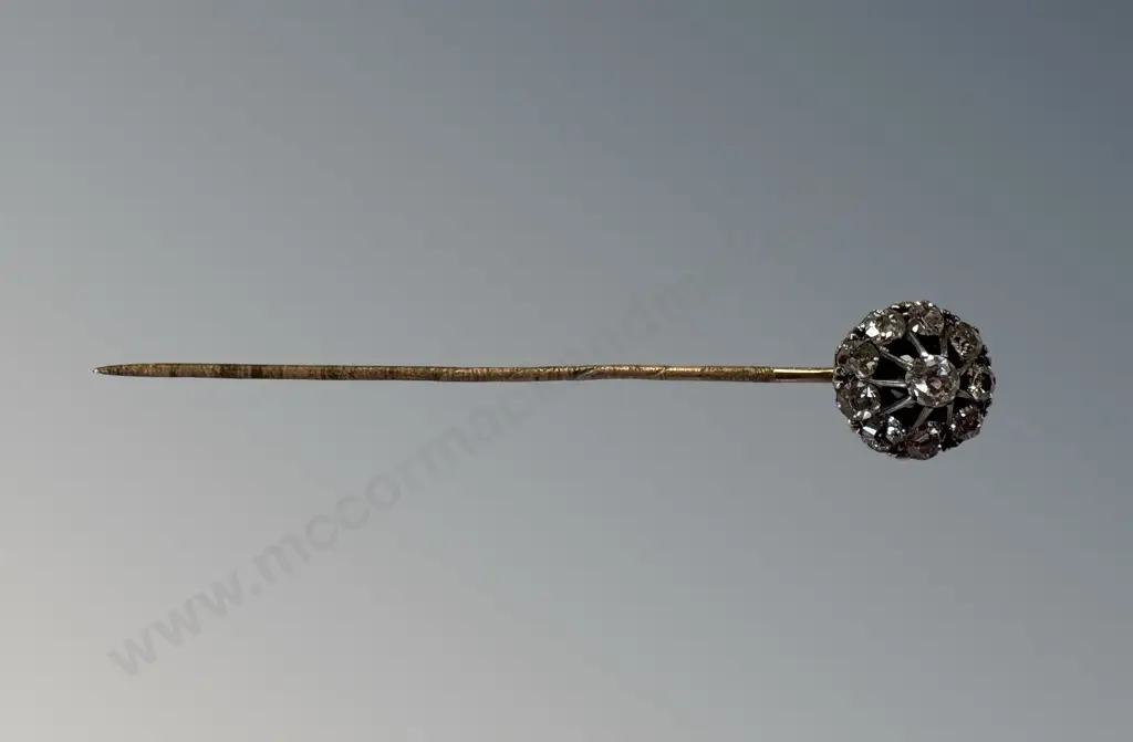 9ct Gold and Diamond Hat Pin TW1.8gms Image 1++