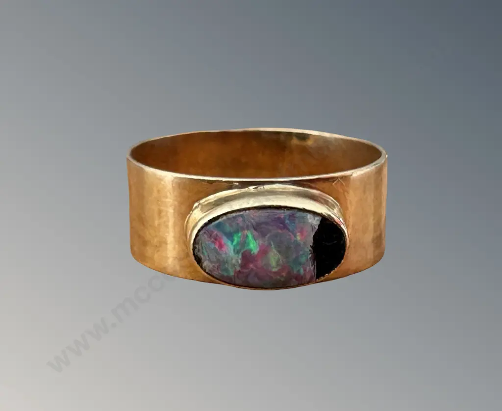 9ct Gold Opal Ring, Opal AF, Size M, TW2.7gms Image 1++