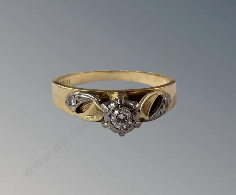 18ct Gold and Diamond Ring, Size L/M, TW3.1gms Image 1++