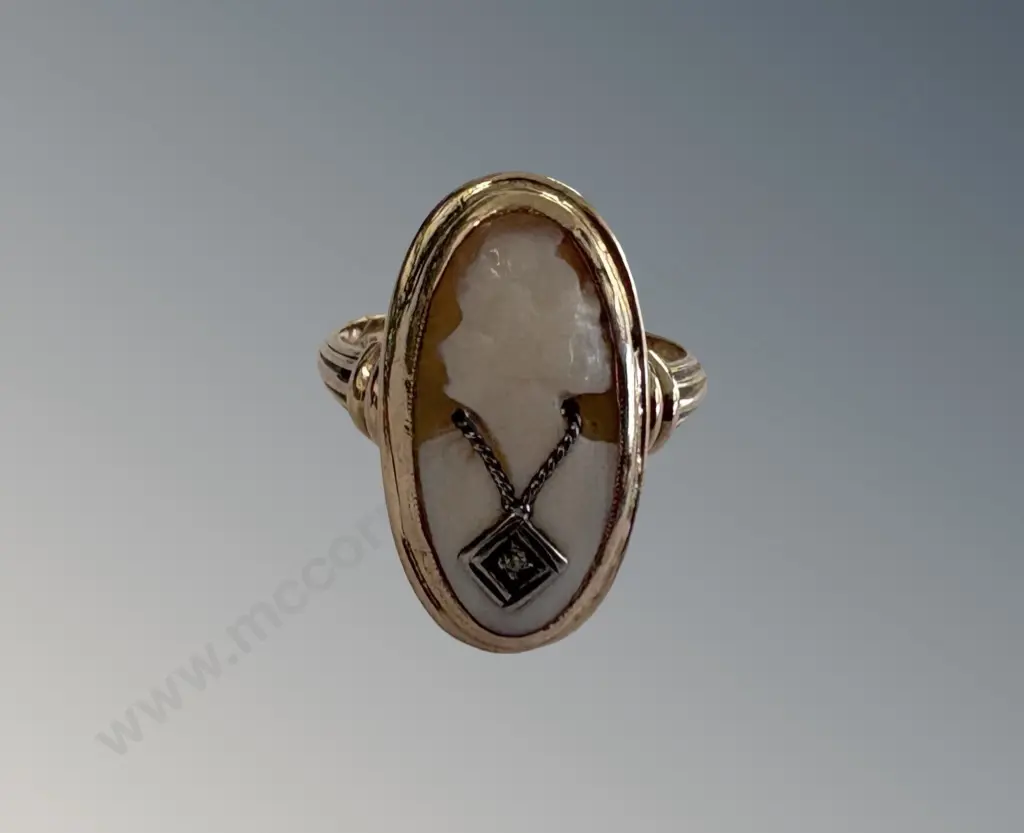 9ct Gold Cameo Ring with Diamond, Size I, TW3.0gms Image 1++