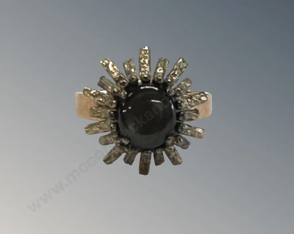 14ct Gold Black Star Sapphire Ring in Sunburst Setting, Size L, TW5.3gms Image 1++