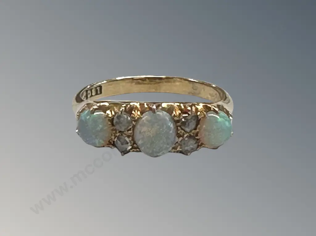 18ct Opal and Diamond Ring, Size N/O, TW4.3gms Image 1++