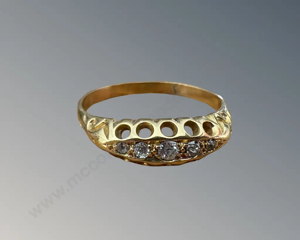 18ct Gold and Diamond Ring, Size K, TW2.4gms Image 1++
