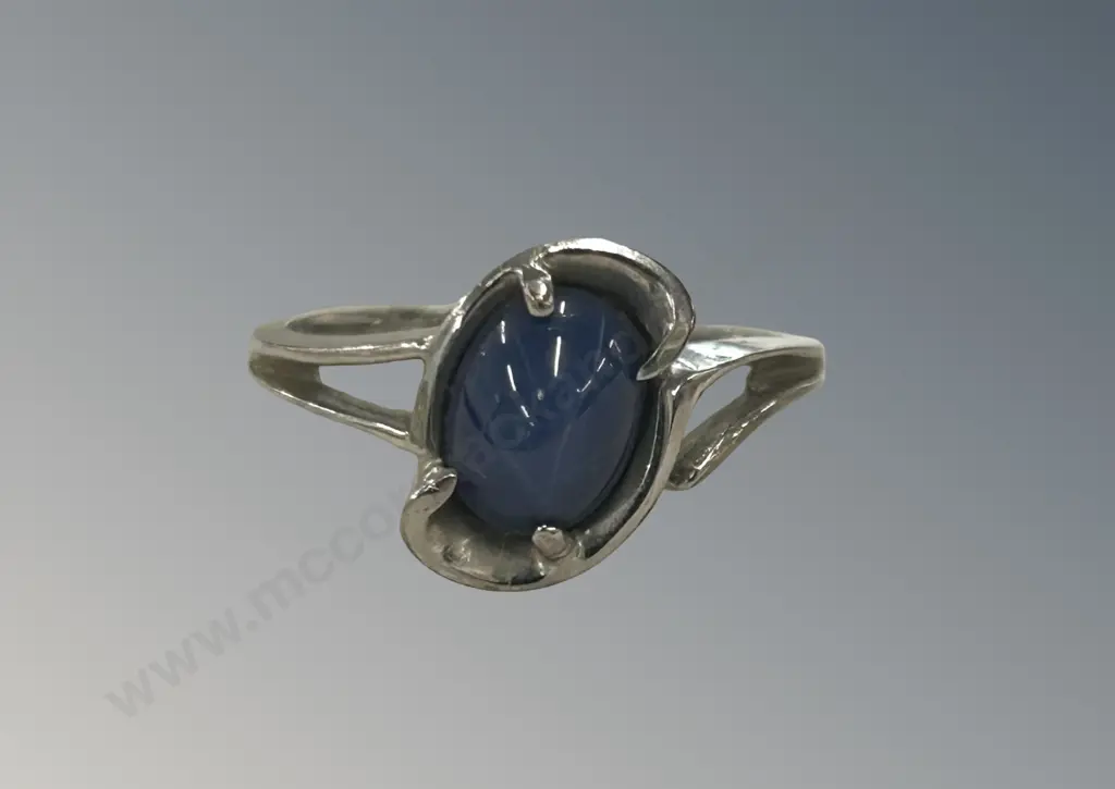 14ct White Gold Blue Star Sapphire Cocktail Ring, Size L/M, TW2.7gms Image 1++