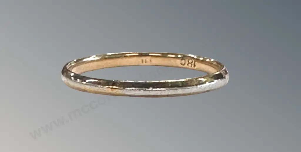 18ct Gold Band, Size P/Q, TW1.6gms Image 1++
