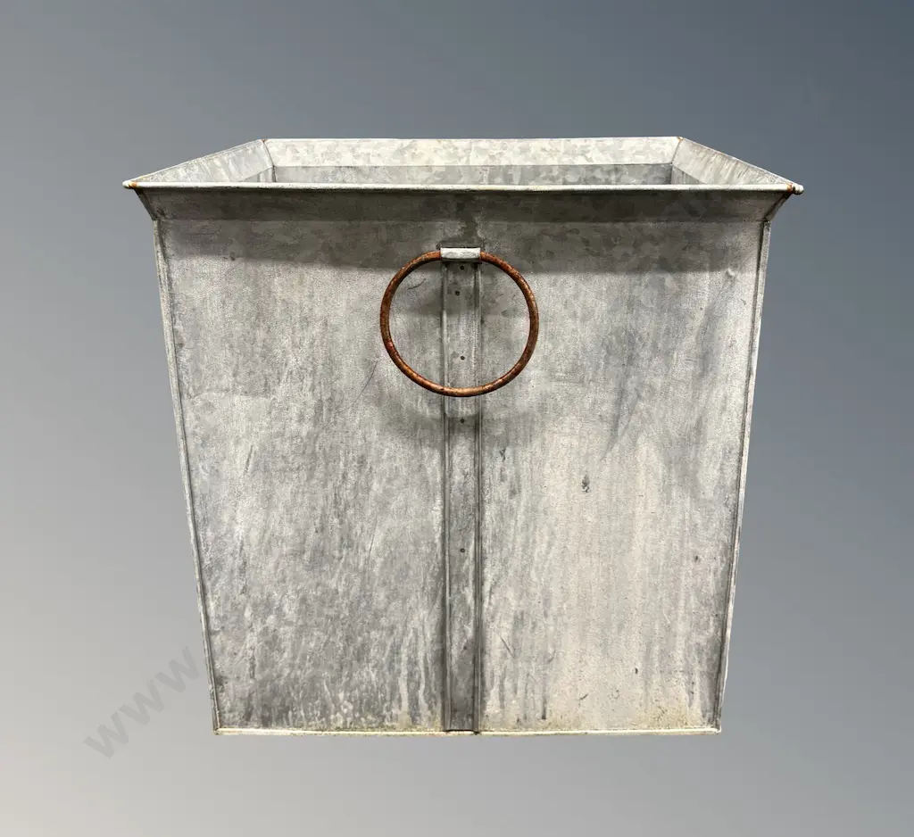 Tin Dolly Bin with Rusted Handles H40xD42cm Image 1++