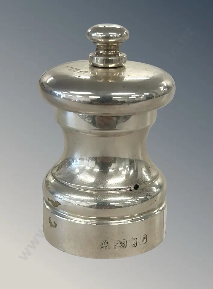 Sterling Silver Pepper Grinder H6cm, TW112gms Image 1++