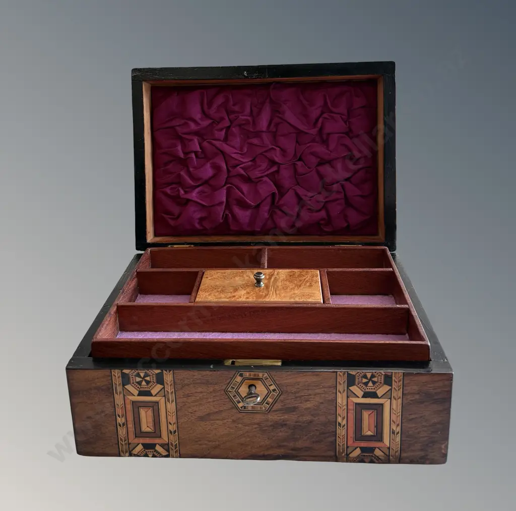 Victorian Walnut and Inlaid Jewellery Box L27.5xD19.5cm Image 1++